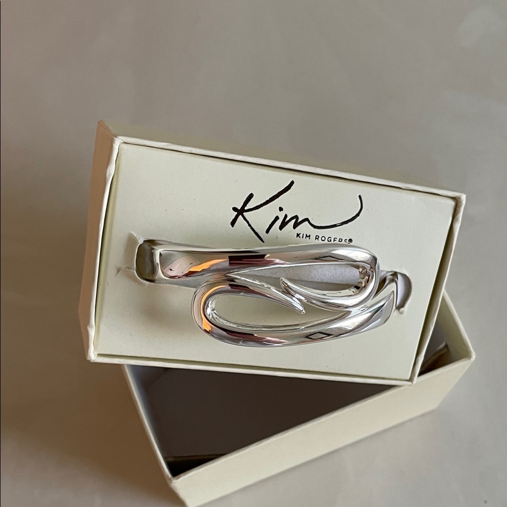 Kim Rogers Silver Tone Swirl Bracelet - Picture 1 of 1